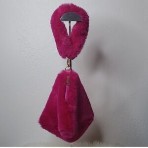 Pyramid fur bag, wristlet hot pink